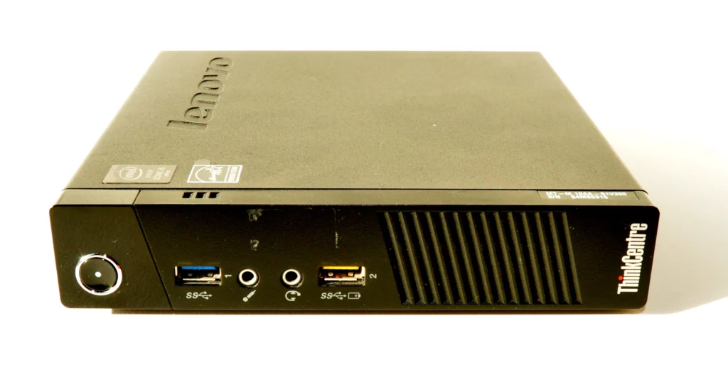Lenovo ThinkPad M93p face avant Lenovo ThinkPad M93p face avant